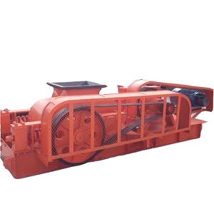 Soil roller crusher machine